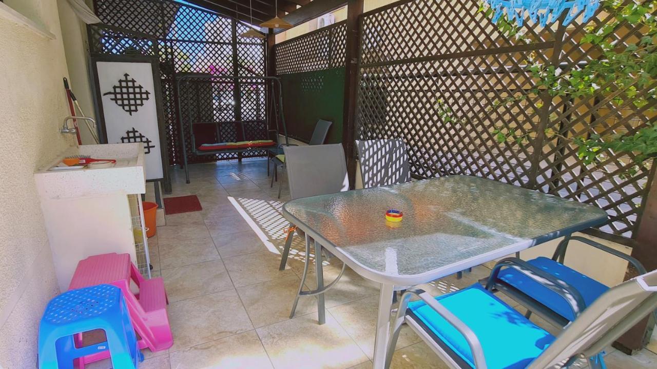 Stay Garden Flat Larnaca Bagian luar foto