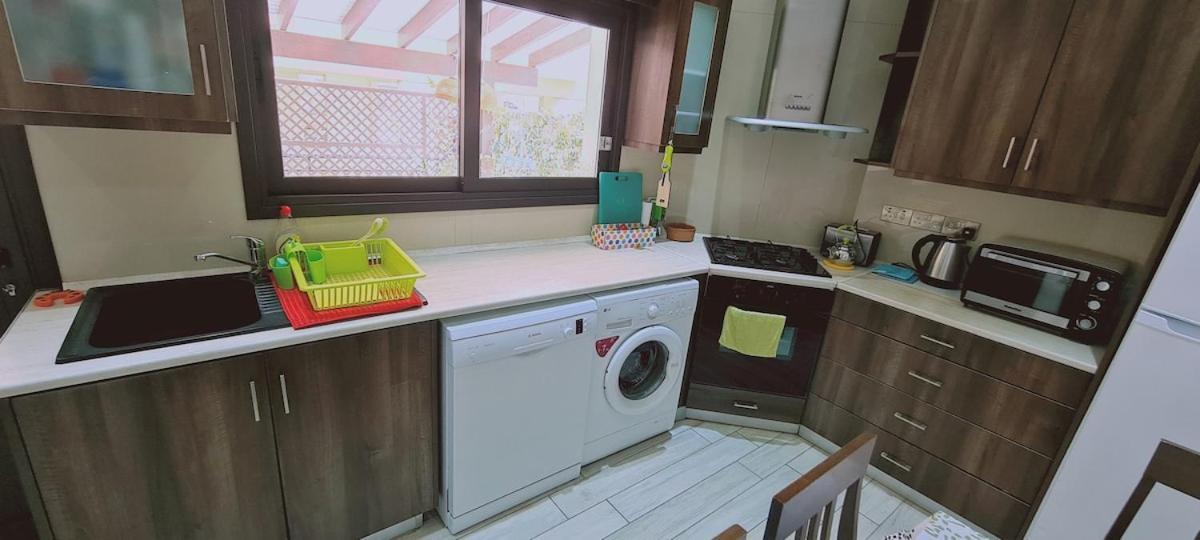 Stay Garden Flat Larnaca Bagian luar foto