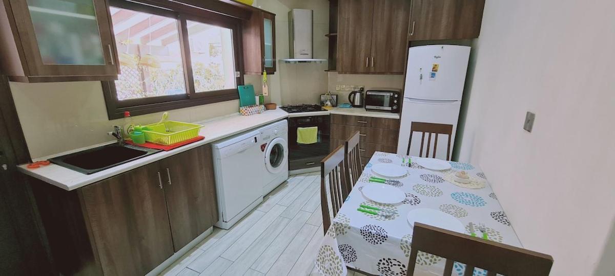 Stay Garden Flat Larnaca Bagian luar foto
